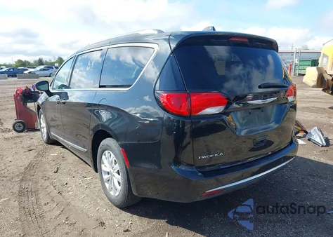 2018 Chrysler Pacifica Touring L Plus из США, поврежденный, VIN 2C4RC1EG2JR252642